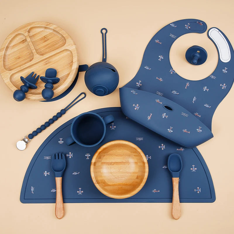 סט האכלה סיליקון לתינוק עם סינר מותאם אישית